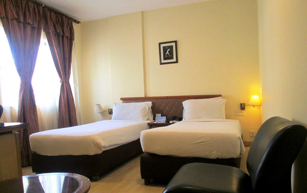 Indismart Hotel コルカタ エクステリア 写真