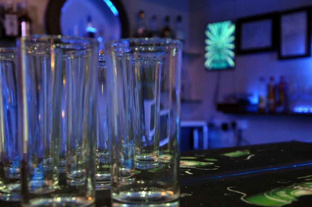 Indismart Hotel コルカタ エクステリア 写真