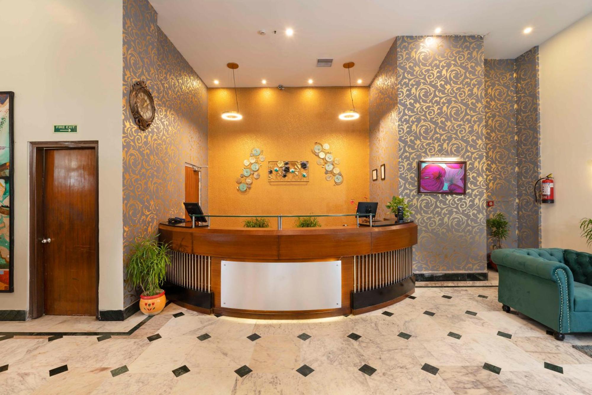 Indismart Hotel コルカタ エクステリア 写真