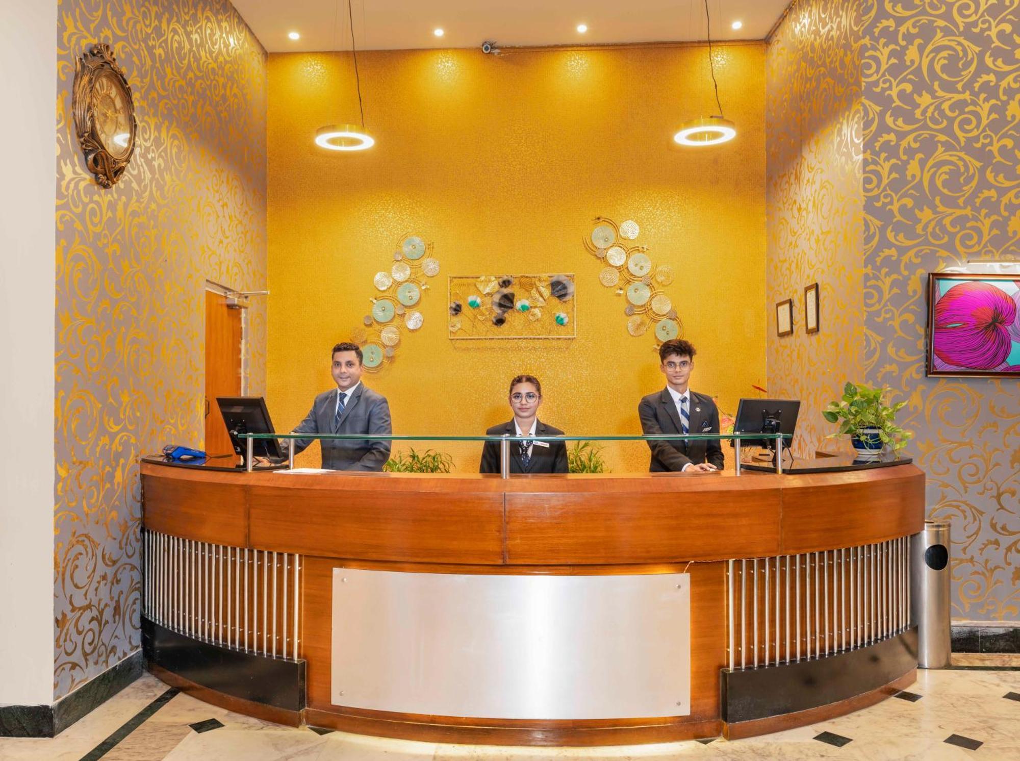 Indismart Hotel コルカタ エクステリア 写真