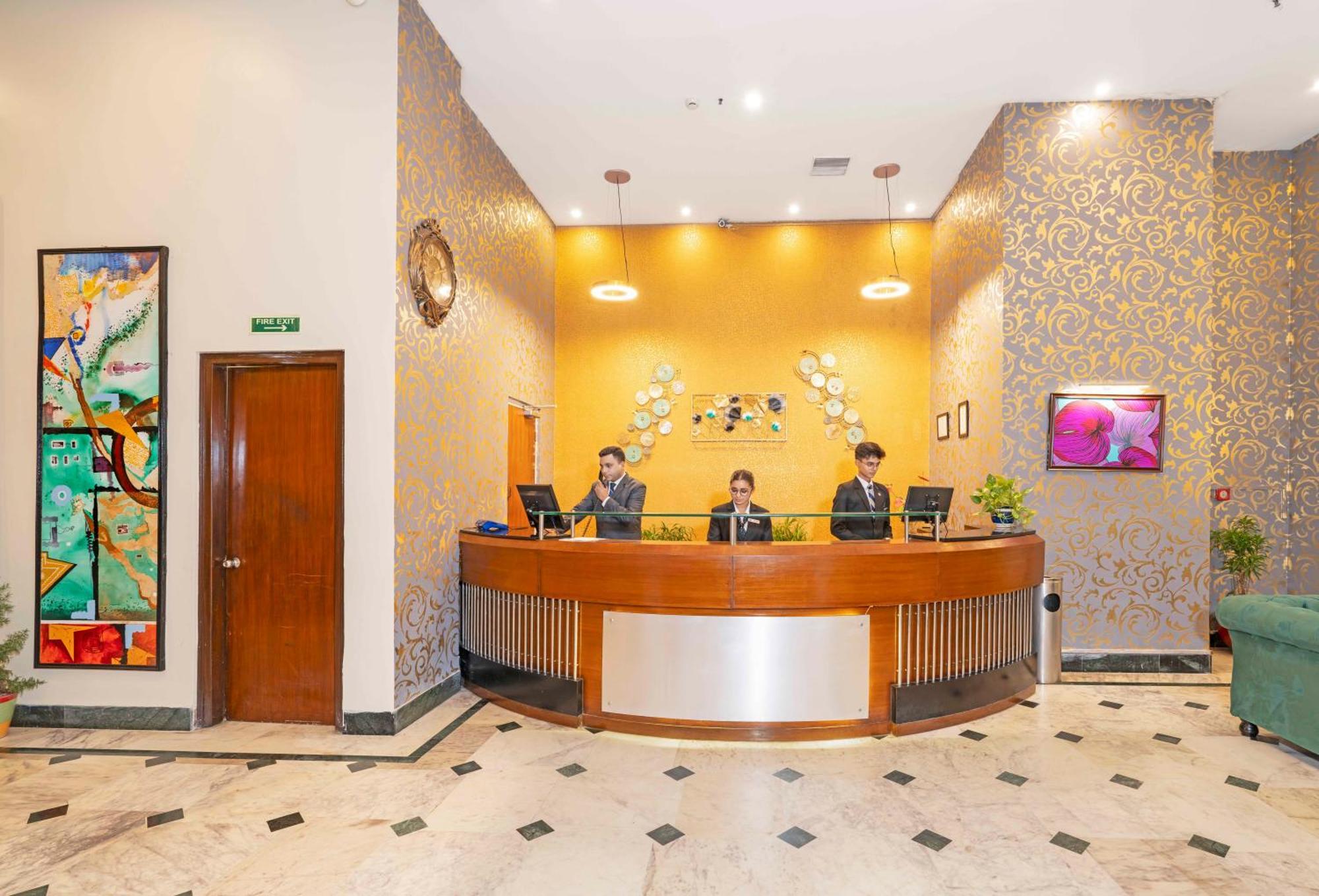 Indismart Hotel コルカタ エクステリア 写真
