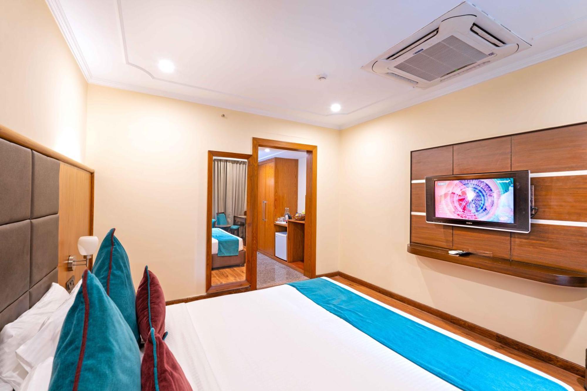 Indismart Hotel コルカタ エクステリア 写真