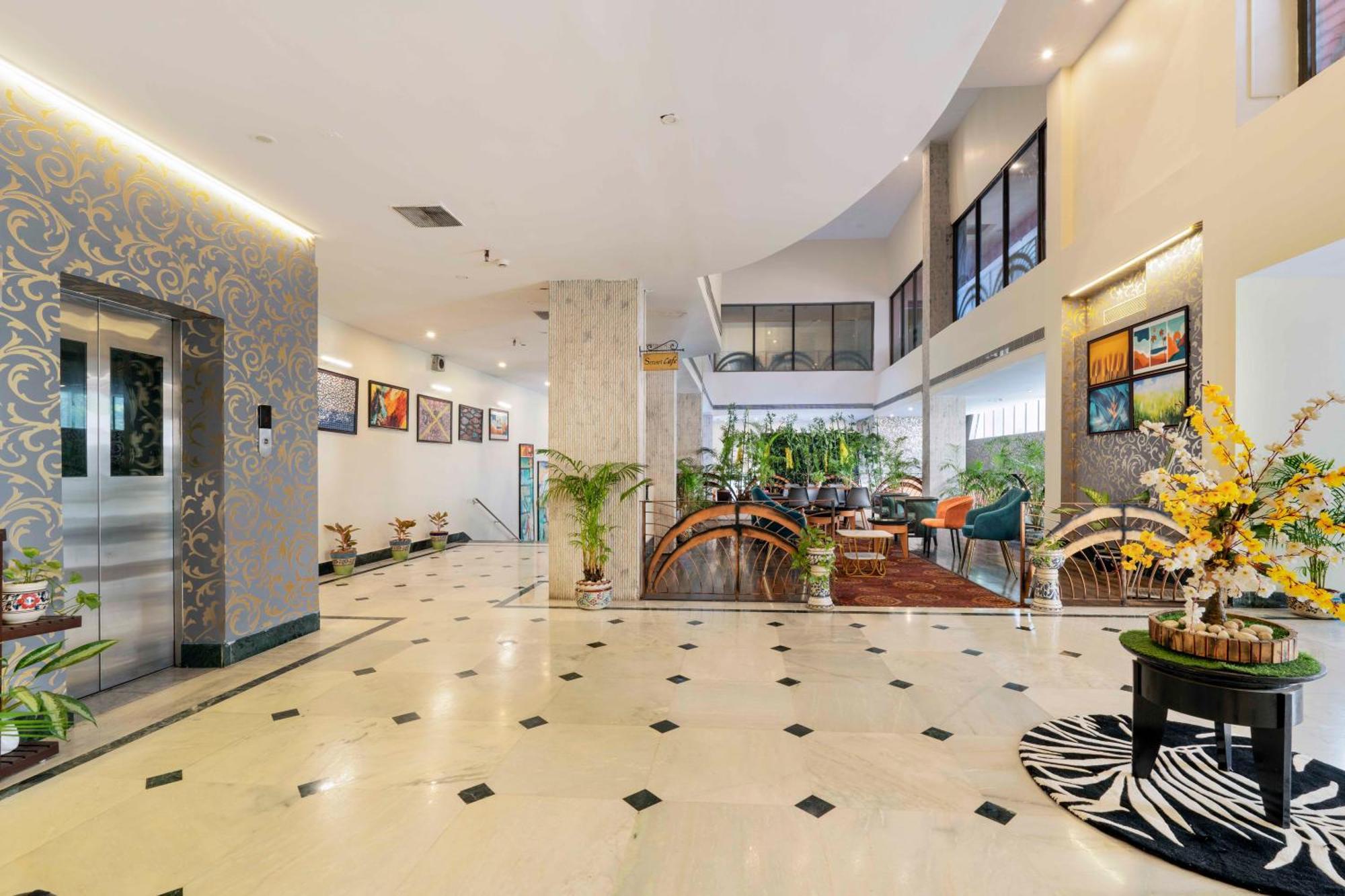 Indismart Hotel コルカタ エクステリア 写真