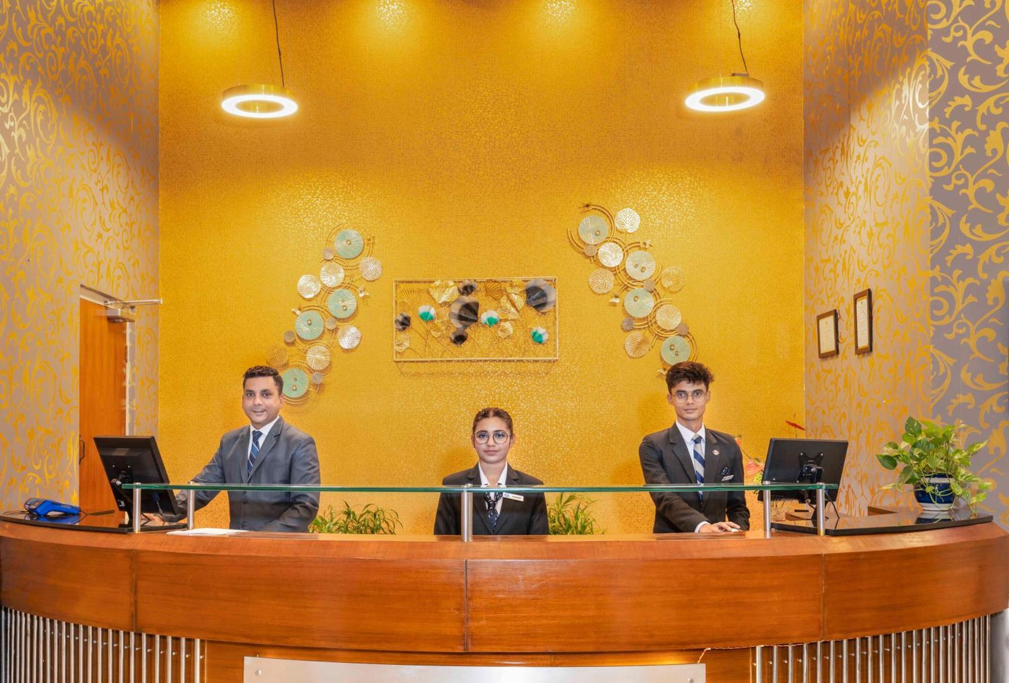 Indismart Hotel コルカタ エクステリア 写真