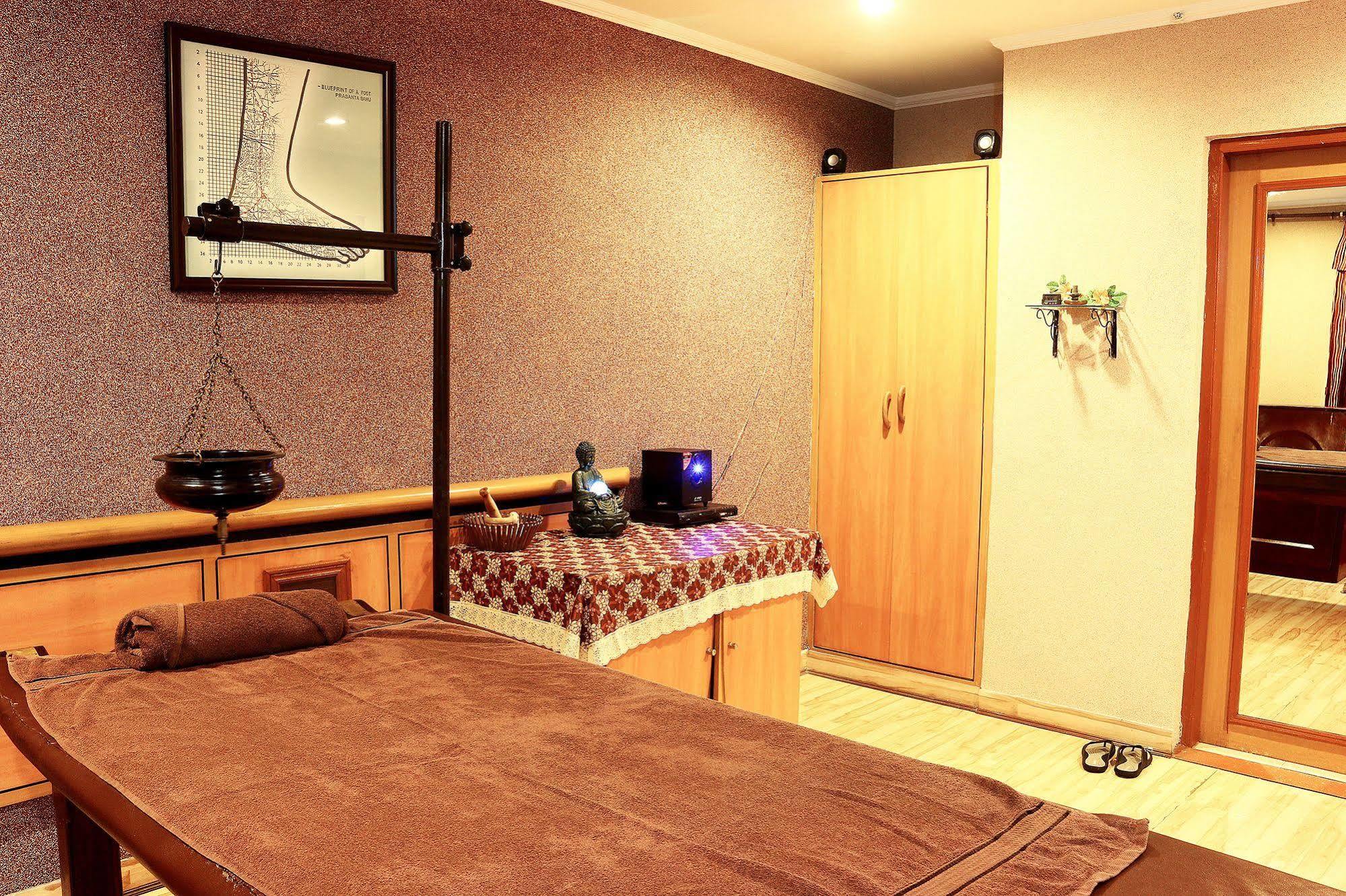 Indismart Hotel コルカタ エクステリア 写真